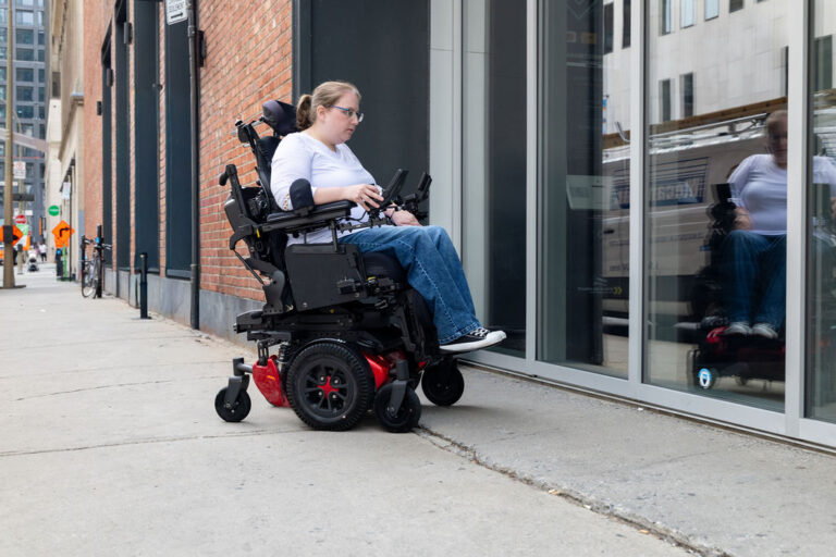 Amylior Alltrack M3 fauteuil motorisé ville mtl